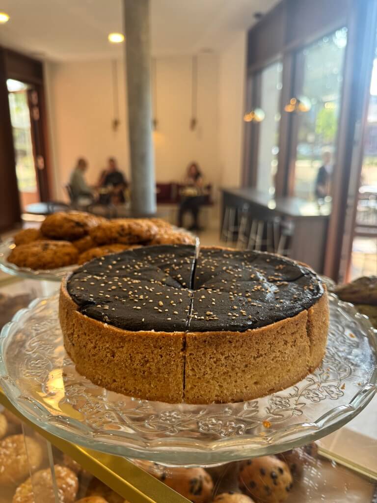 Flan sésame noir sans gluten et sans lactose, 8 personnes, Piaf Gluten Free Genève